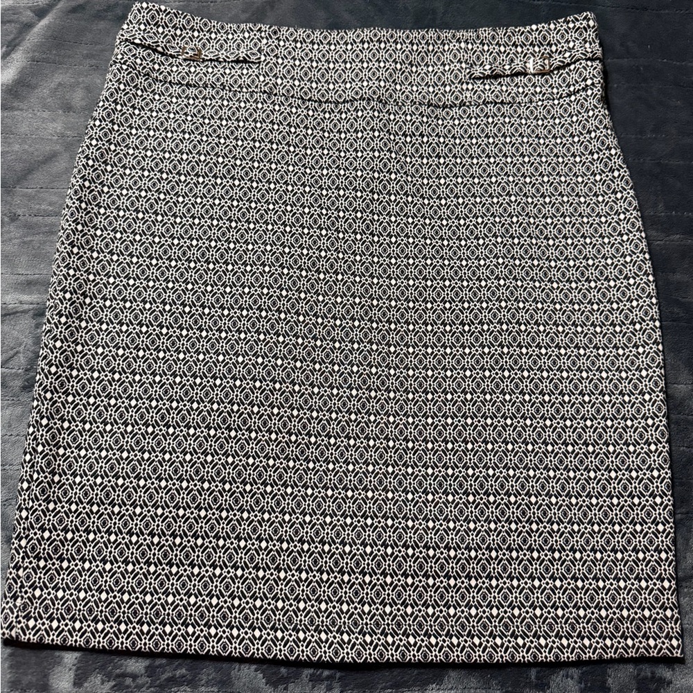 Soho Apparel Elegant Black and White Patterned Skirt